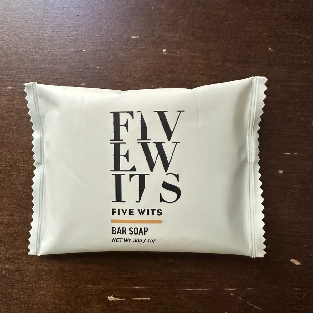 Five Wits Travel Set - Picture 2 of 8